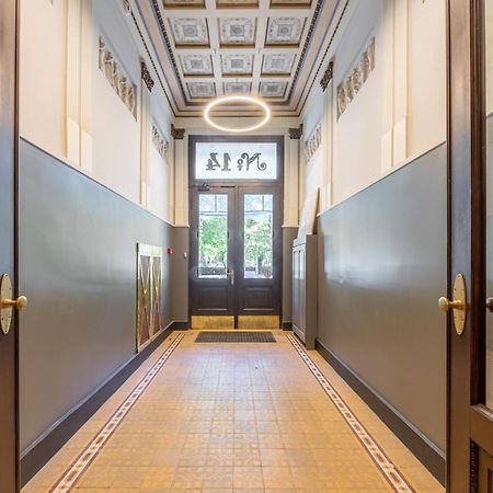 Prestigious Former Library Apartment - Perfect Location Riga Eksteriør billede