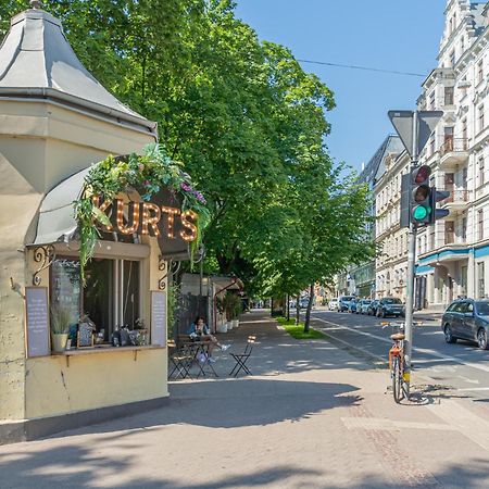 Prestigious Former Library Apartment - Perfect Location Riga Eksteriør billede