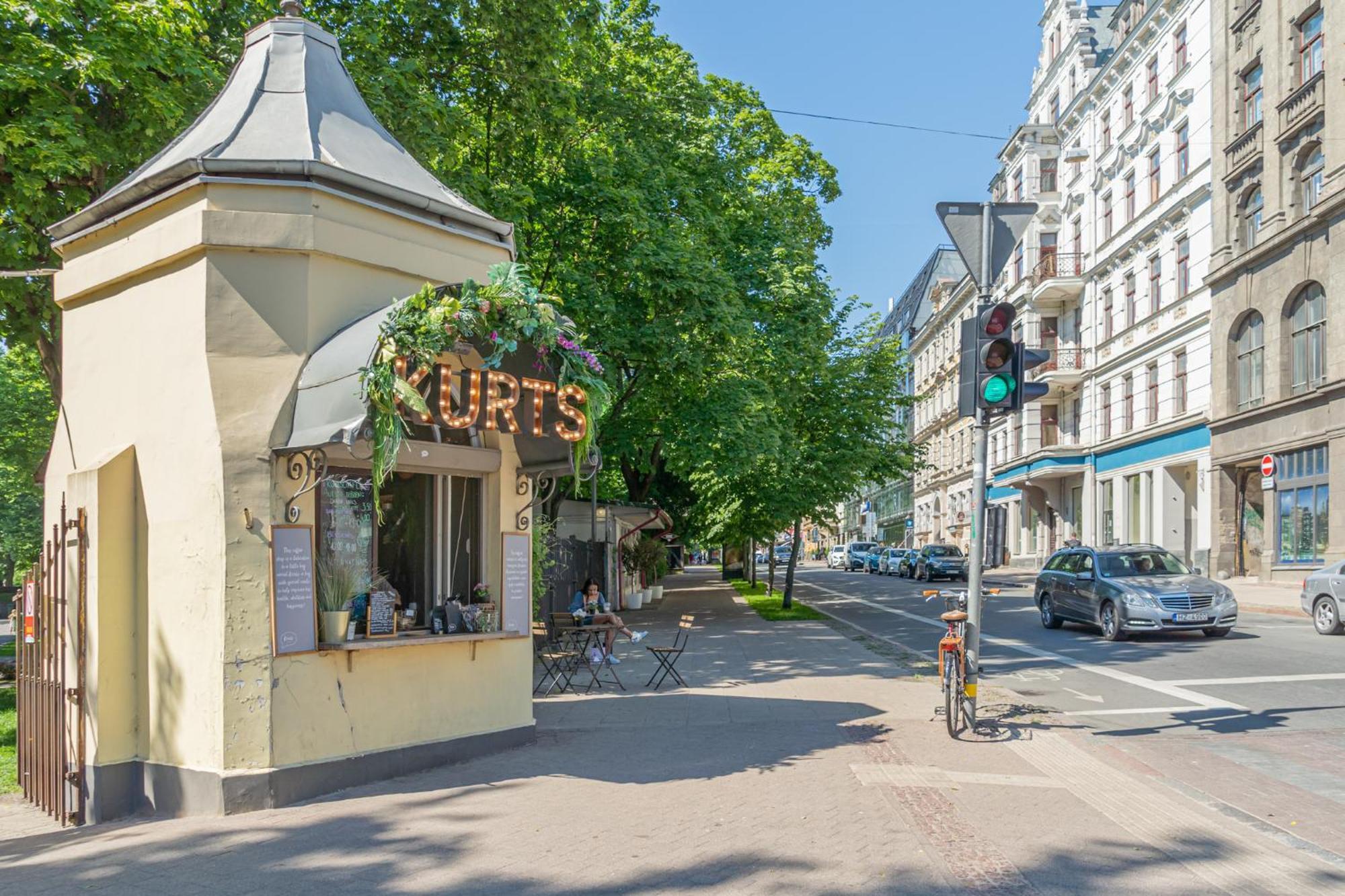 Prestigious Former Library Apartment - Perfect Location Riga Eksteriør billede